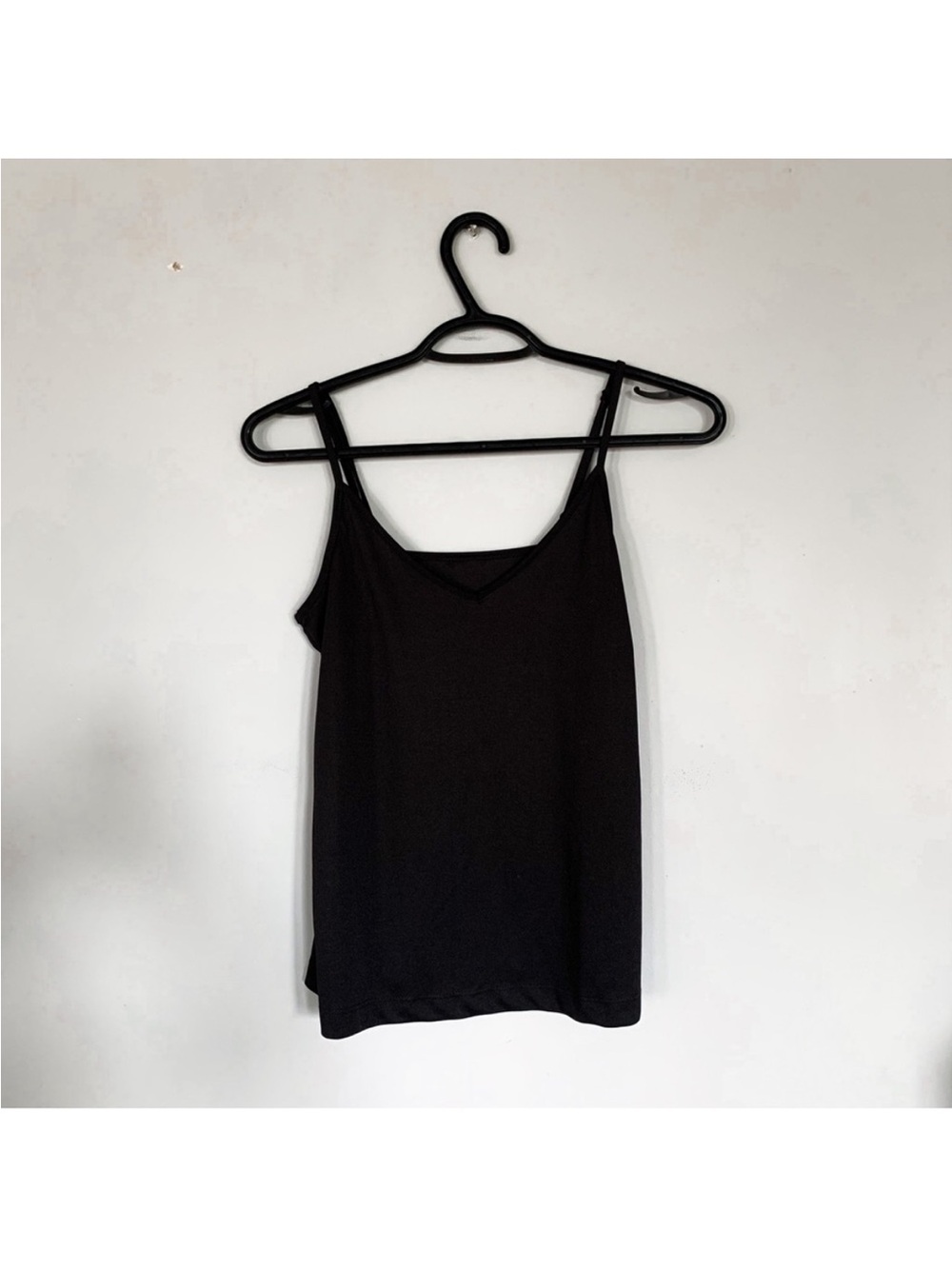 Vero Moda • Slinky V-Neck Cami